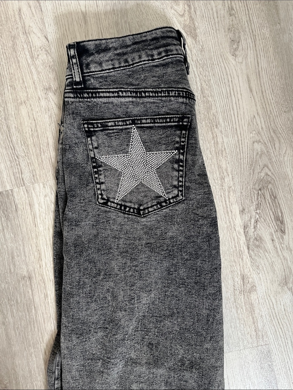 Black Acid-Wash Zoë phoebe Jeans with Star Pockets